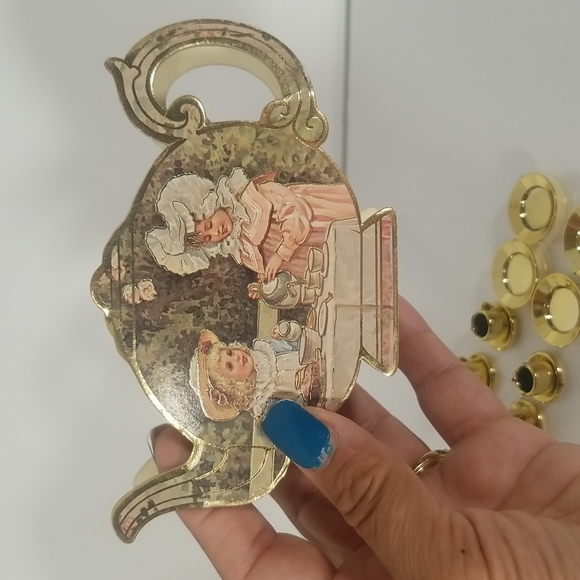 Vintage Tea Set Container 1983 miniature Gold set. - Picture 6 of 9